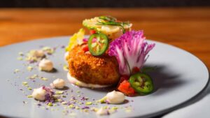 mandalay-bay-dining-stripsteak-dungeness-crab-cake.jpeg.image.1488.836.high